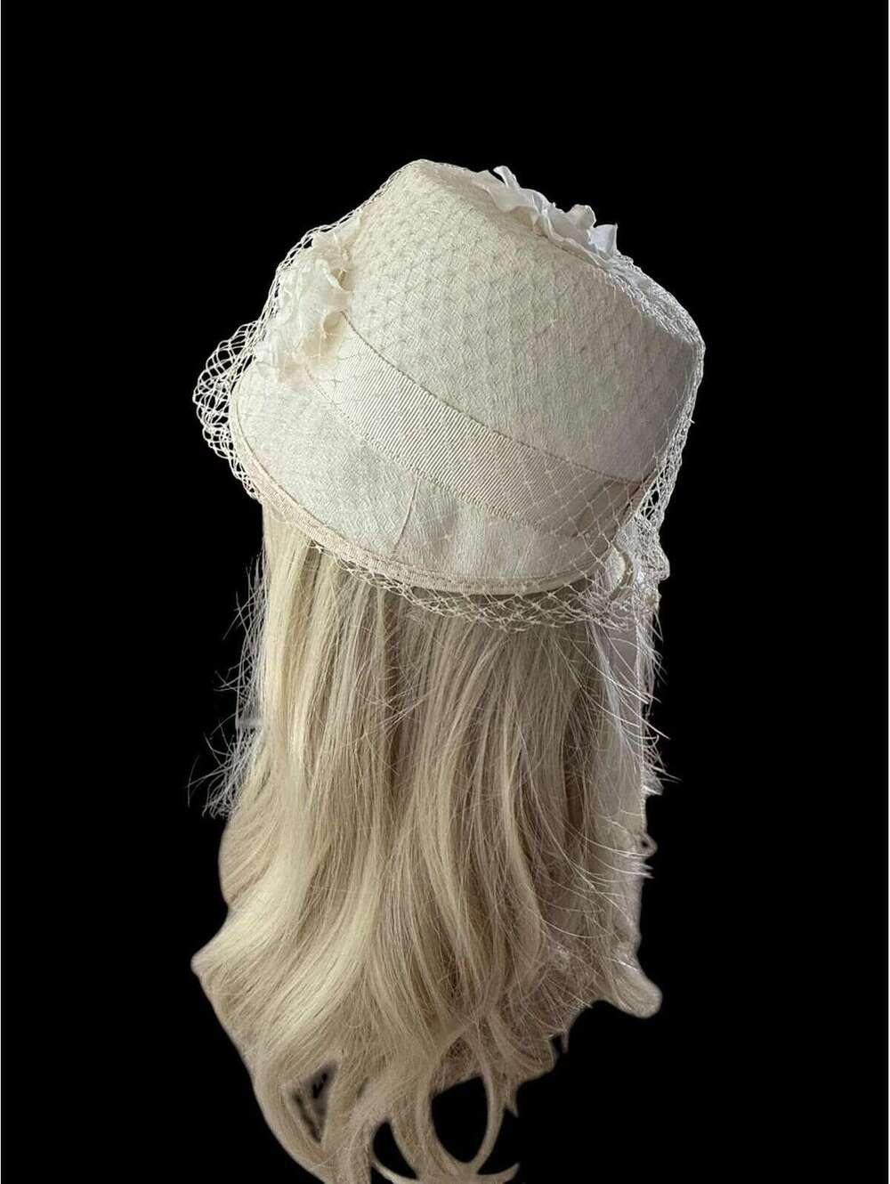 Vintage Styled by Cinderella 1960s White Felt Cloche with a Veil, Flower and Bow - Picture 6 of 9